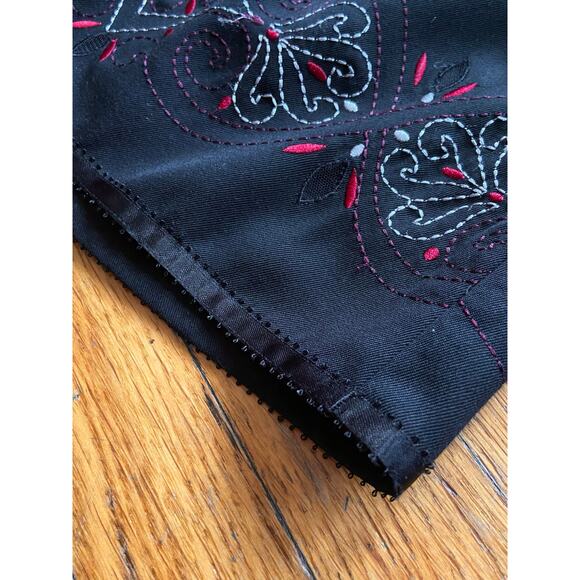 Ann Taylor LOFT Black Embroidered Pleated Skirt sz 4P - Picture 5 of 9